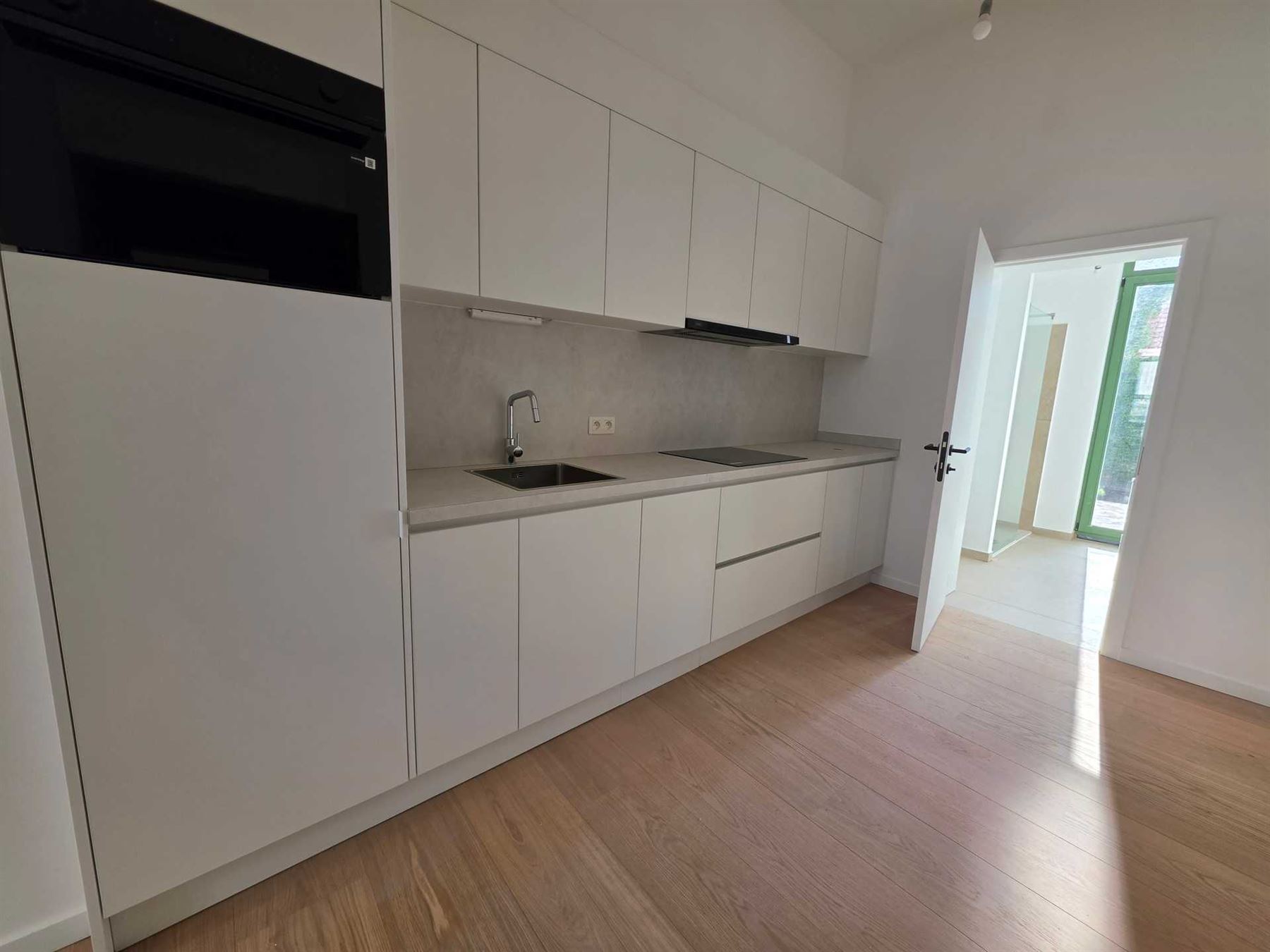 Volledig gerenoveerd appartement met 1 slaapkamer, balkon en terras nabij Zurenborg - foto 4