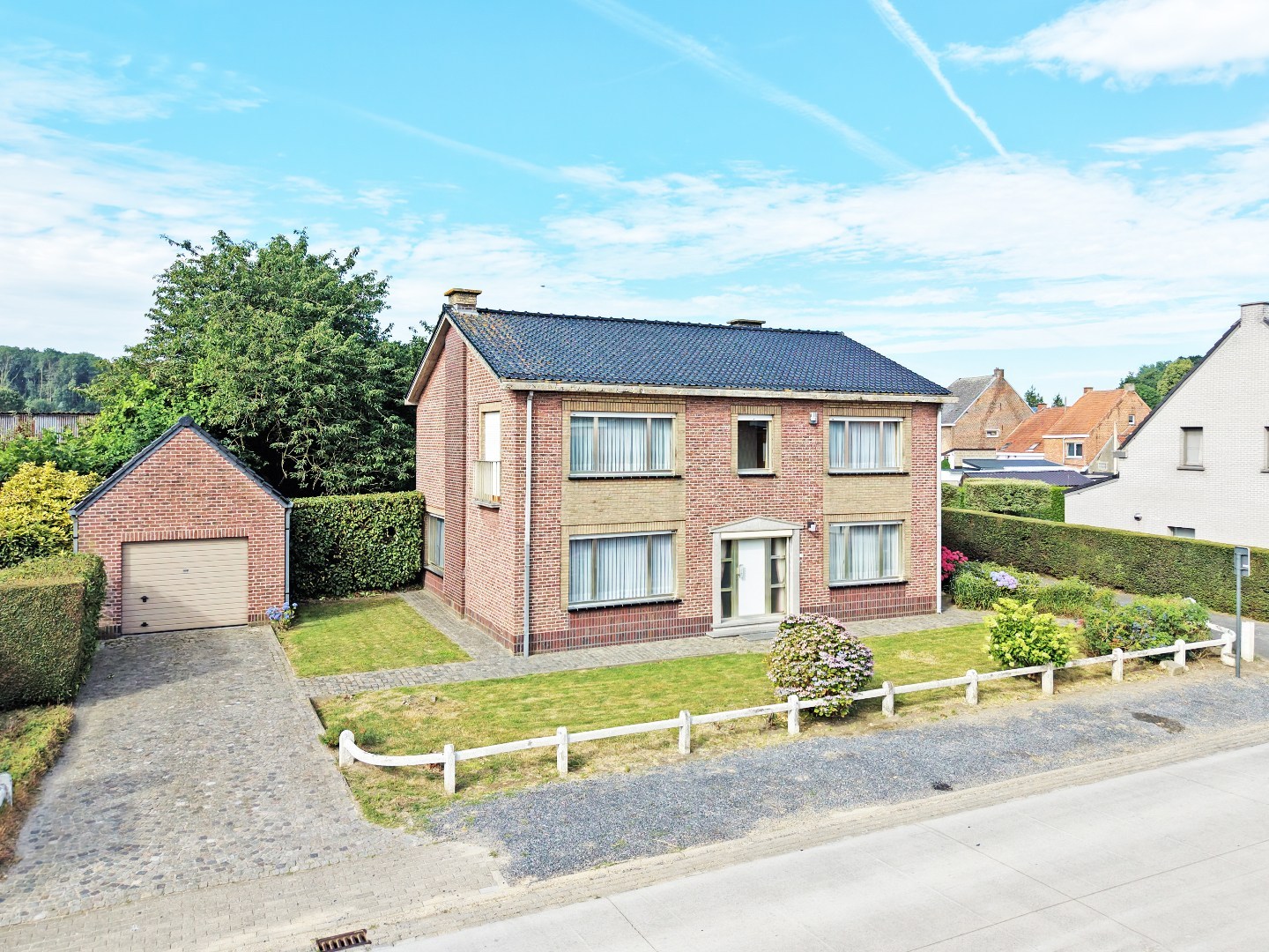 Ruime sixties villa met vergunde loodsen (350m²) te Vlierzele - foto 3