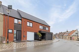 Grote nieuwbouw woning met diepe tuin te Slijpe (Mogelijkheid 6% BTW)Ontdek deze nieuwbouwwoning, zeer lichtrijk, hoogwaardig afgewerkt, modern én...