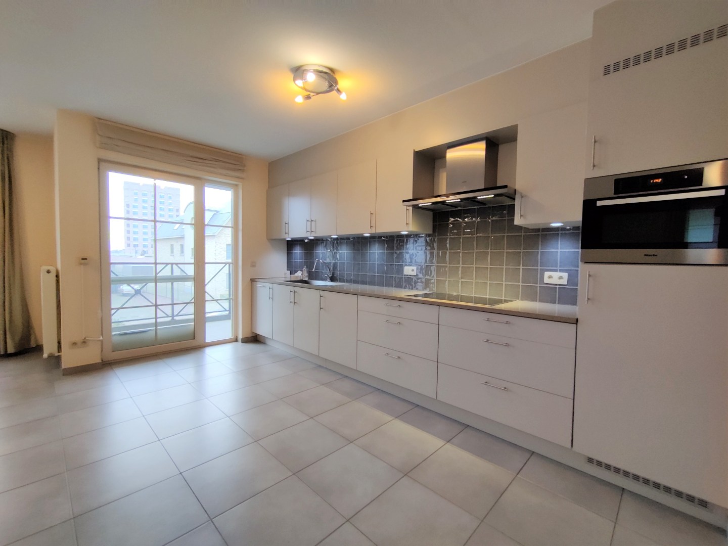 Prachtig, instapklaar appartement met 2 slaapkamers in centrum Geel! - foto 4