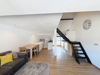 Discover this surprisingly spacious and partly renovated home in the heart of Blankenberge. With 3 bedrooms (expandable to 4), a bright living...