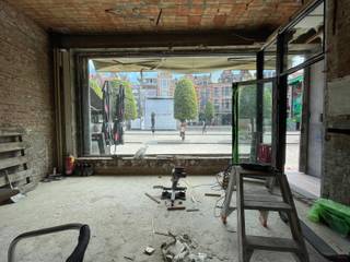 Ooit gedroomd van jouw handelspand uit te baten op de Oude Markt in Leuven? Dan is dit de ultieme kans! Dit vernieuwde gebouw biedt een horecagelijkvloers aan, met veel visibiliteit, passage en opportuniteiten. <br /><br /><span><strong>Word jij de nieuwe uitbater op de Oude Markt? Aarzel niet en contacteer Jacky via 0495 53 46 49 of jacky@connect-immo.be</strong></span><br /><br />EPB Startverklaring