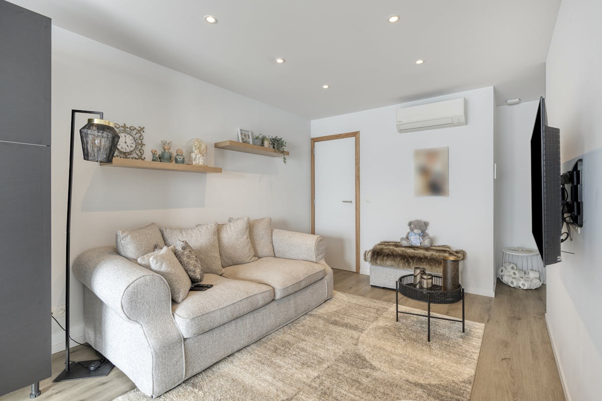 Commercial property with residence in the center of Lauwe - photo 3