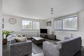 In het charmante Heppen (Leopoldsburg) vindt u dit instapklare duplex appartement. De ligging is ideaal: een rustige, groene omgeving met...