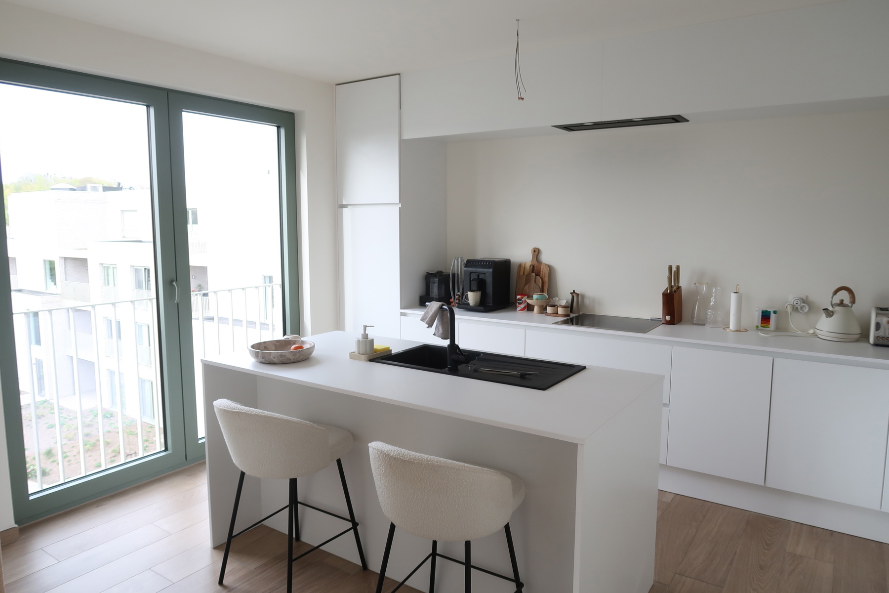 Recent 2 slpk appartement inclusief parking en berging. - foto 4