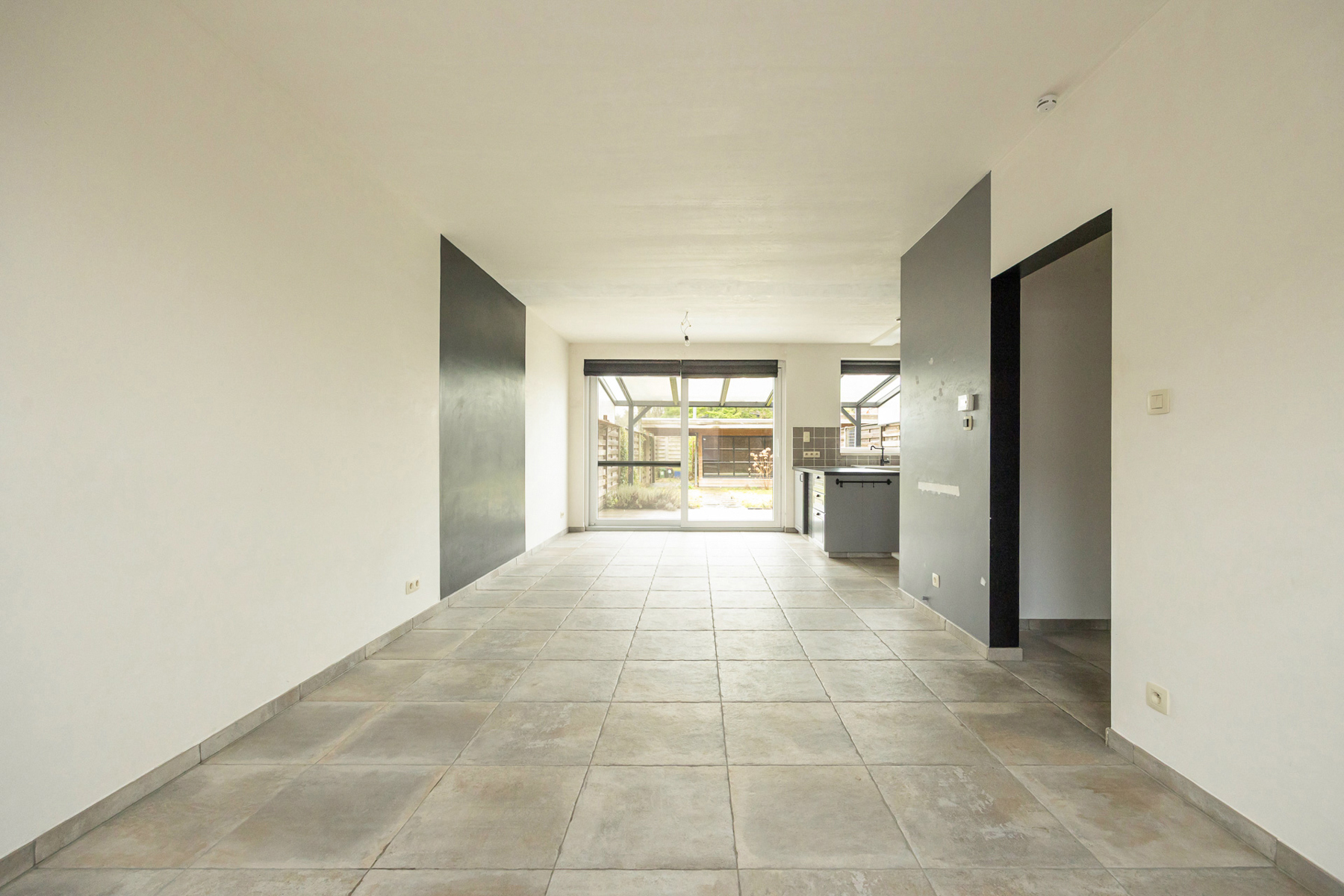 Gezellige gezinswoning met 3 slaapkamers, bureau en gezellige tuin - foto 2