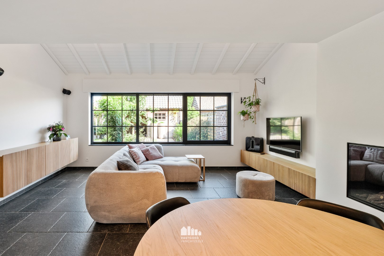 Recente kwalitatief afgewerkte woning met zonnige tuin en garage. - foto 5