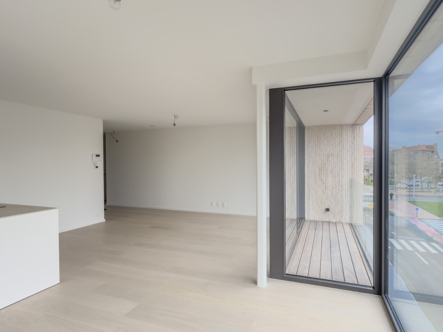 Un superbe appartement neuf de deux chambres à coucher avec une terrasse exposée plein sud et une vue dégagée, situé au deuxième étage de la résidence de standing « Maurice », à proximité du lac Duinenwater et de la gare de Knokke-Heist. - photo 4