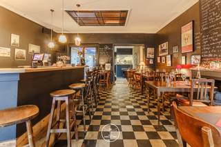 À vendre : immeuble commercial/restaurant de caractère au cœur de Hansbeke – Hansbekedorp 40Une opportunité immobilière unique dans le centre de...