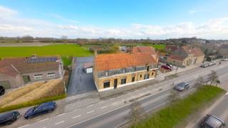 Op heden bestemd als café. Mits goedgekeurde aanvraag tot functiewijziging kan deze eigendom binnen het bestaande volume ingericht worden als...