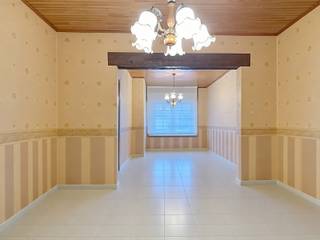 Ontdek deze verrassend ruime woning in een rustige, zo goed als doodlopende straat. U geniet hier van de rust van een residentiële omgeving,...