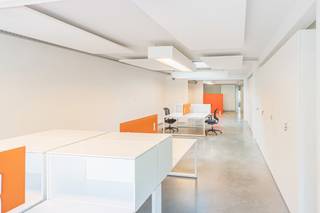 Dit kantoor aan de Hanswijkstraat 37A bus 006 in Mechelen biedt een uitzonderlijke combinatie van comfort, rust en centrale ligging. Gelegen...