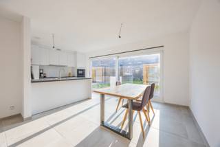 This newly built house, built in 2025, is situated in a very quiet location with a private parking space near the renovated park of Adinkerke...