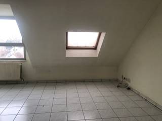 In centrum Hoogstraten gelegen dakappartement op de 3e verdieping met 1 slaapkamer, terras en garage. Zeer mooi uitzicht op het Begijnhof...