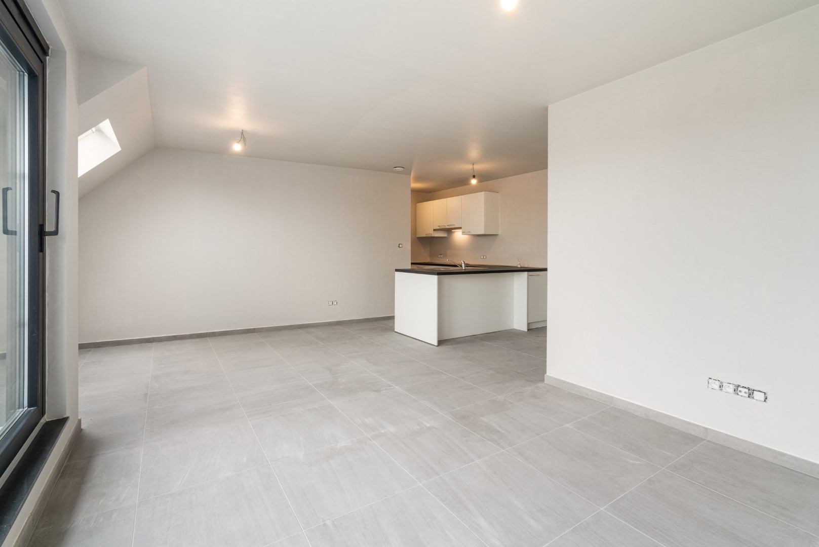 RUIM APPARTEMENT MET 3 SLAAPKAMERS - foto 3