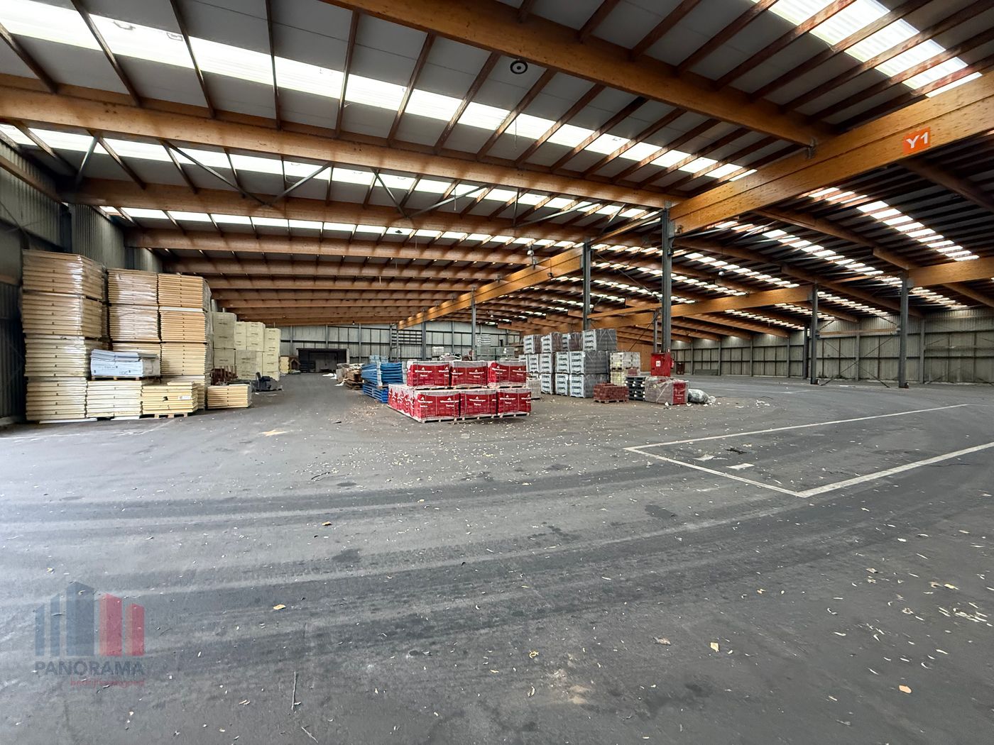 Strategisch gelegen gesloten magazijn 8.255m² aan Langerbruggekaai Gent. - photo 2
