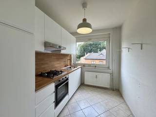 Bent u op zoek naar een ruim en verzorgd appartement op een toplocatie?Dit lichtrijke 2-slaapkamerappartement bevindt zich op de tweede verdieping...