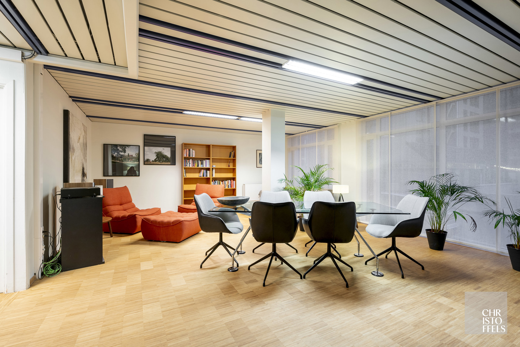 Verhuurd handelspand van 145m² in Genk centrum! - foto 2