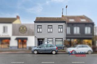 Ontdek deze unieke commerciële ruimte in het hart van Deinze. Deze aantrekkelijke locatie biedt tal van mogelijkheden voor ondernemers die op...