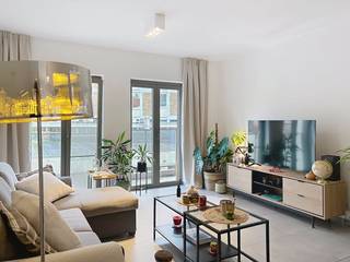 De snelste manier om een bezoek te brengen aan dit appartement? Vraag je bezoek aan via de rode knop op onze website (www.dewaele.com) en je...