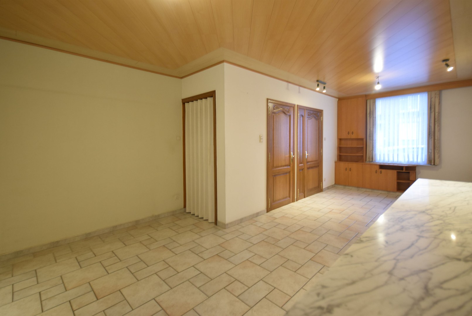 Verzorgde rijwoning in het centrum van Roeselare - foto 5