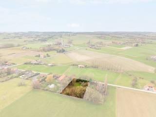 Deze prachtige bouwgrond is gelegen op een uitzonderlijk rustige locatie en biedt een adembenemend landelijk verzicht. Omringd door groen en...