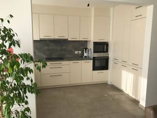 <p><span>Situé dans le quartier résidentiel calme et agréable de De Beunt, cet appartement bien entretenu comprend deux chambres. </span></p><p><span>Le salon bénéficie d'une belle lumière naturelle et communique avec la cuisine ouverte entièrement équipée, créant ainsi un cadre de vie à la fois convivial et pratique. </span></p><p><span>À l'avant, l'appartement dispose d'un balcon et, à l'arrière, d'une agréable terrasse où vous pourrez profiter du plein air en toute tranquillité. </span></p><p><span>Atout supplémentaire : l'appartement dispose d'un garage avec porte automatique ainsi que d'une place de stationnement supplémentaire devant le garage, ce qui vous garantit toujours suffisamment d'espace pour vous garer. </span></p><p><span>Il n’y a pas de charges communes, ce qui rend l’ensemble encore plus attractif. </span></p><p><span>L'appartement sera disponible à partir du 1er octobre 2026. Cela vous intéresse ? Contactez-nous pour plus d'informations ou pour organiser une visite au 015 200 999 ou à l'adresse info@vastgoedplus.be.</span></p>