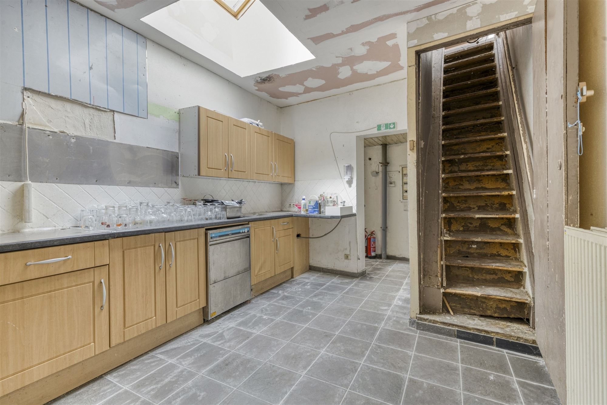 Commercial - photo 3