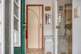 **KIJKDAG 8/11 OP AFSPRAAK** Deze gezellige woning is ideaal gelegen in het centrum van Asse, op wandelafstand van winkels, scholen, openbaar...