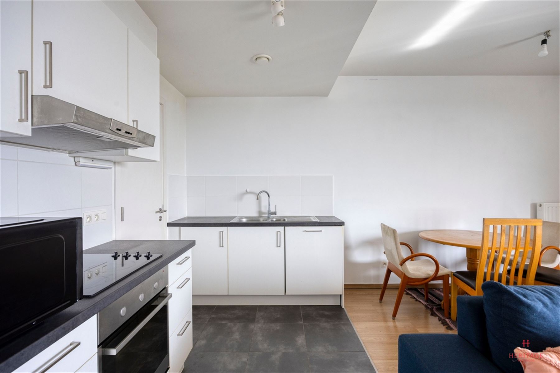 Appartement met 2 Slaapkamers en een terras in Evere - foto 4