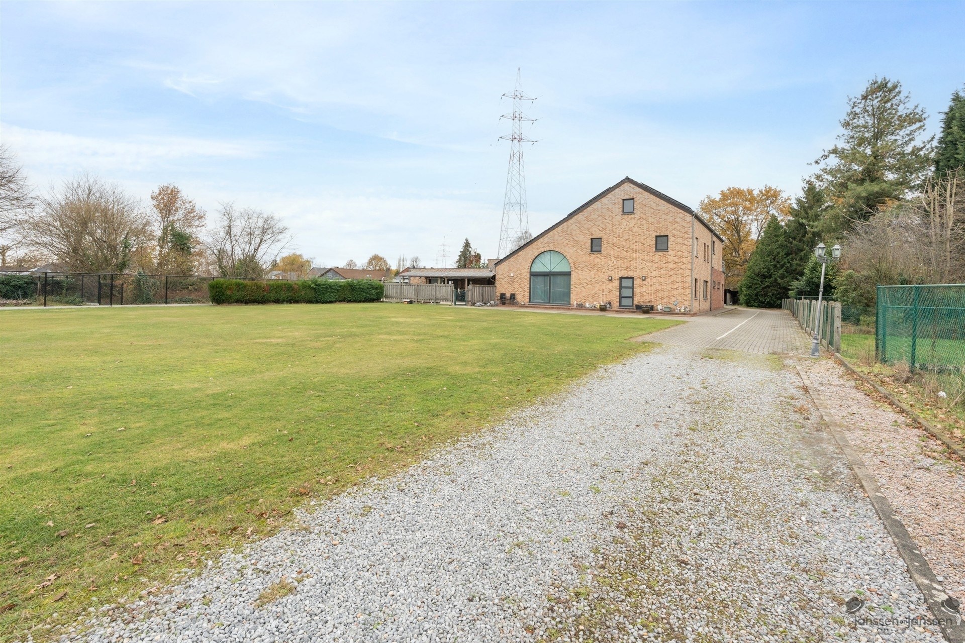 Uitzonderlijke villa met duplex-appartement op ca. 70 are met ontwikkelingspotentieel te Kuringen (Hasselt) - foto 3