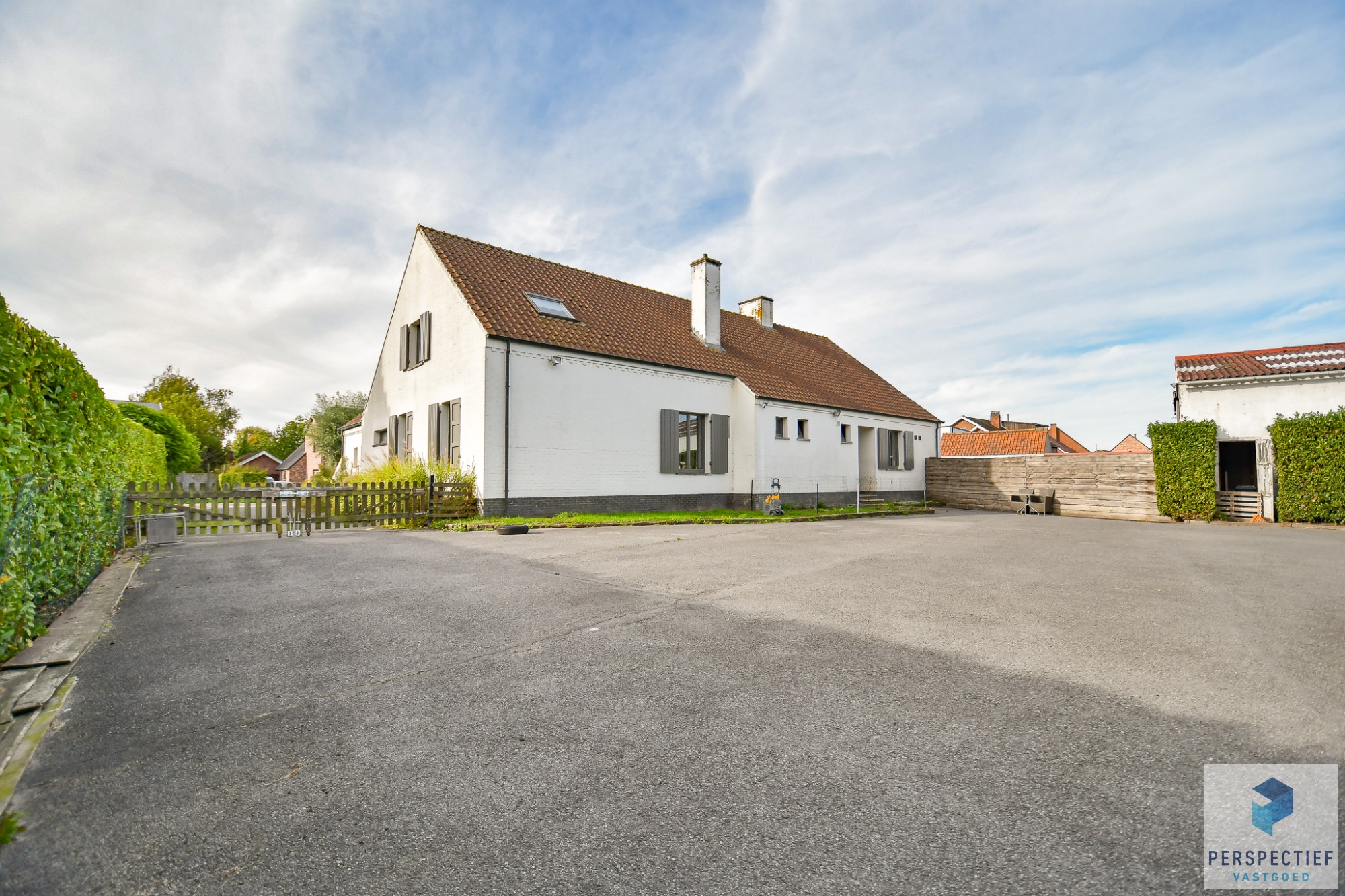 Grote villa met 4 slaapkamers met benaderende grondoppervlakte van 1438m² - foto 1