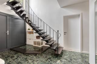 CaveGarageBuanderieCaveRez-de-chausséeHall d'entréewoonkamerCuisineBureau3,2m x 4,0m = 13,0m²Bureau2,6m x 2,3m = 6,0m²WCÉtage 1Hall de nuitChambre à...