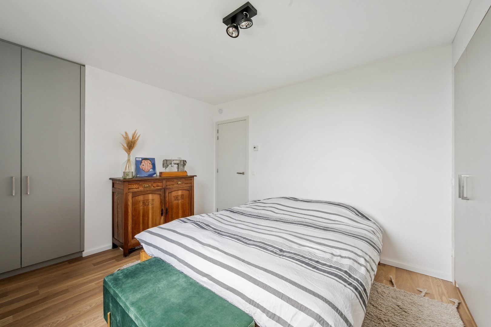 Recente en energiezuinige woning met 3 slaapkamers, ruime garage en tuin. - foto 4