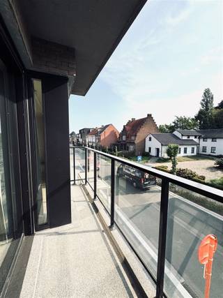 Op zoek naar een assistentiewoning met zonnig terras en leuke wandelroutes in het gezellige Rupelmonde? Lees dan zeker verder! De flat is...