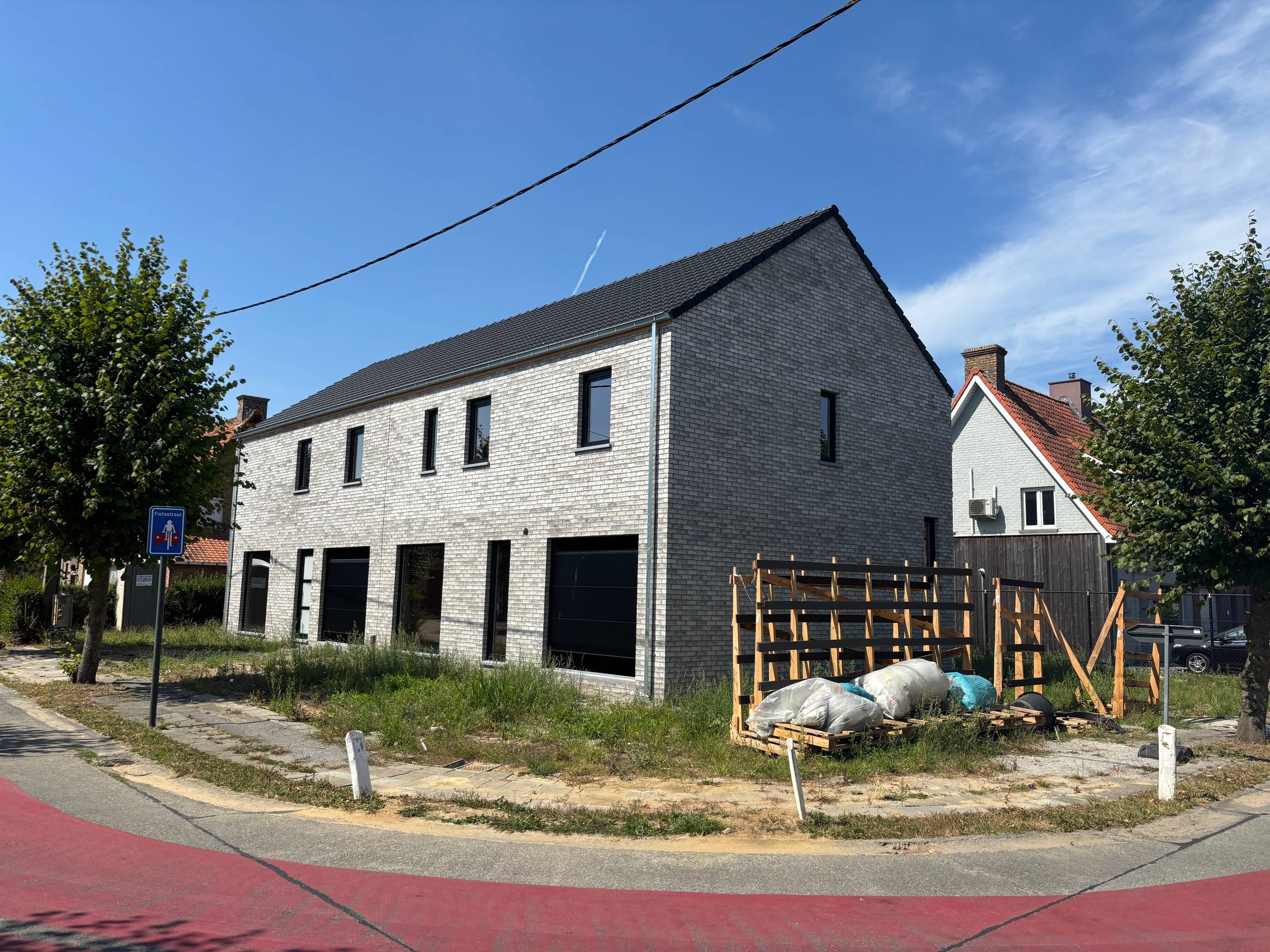 Maison à vendre à Zwevezele avec 4 chambres - photo 1