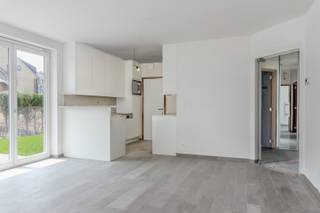 Geniet van de luxe in dit prachtig nieuwbouwappartement op wandelafstand van de zee. De living met moderne open keuken vormt een lichtrijk geheel,...