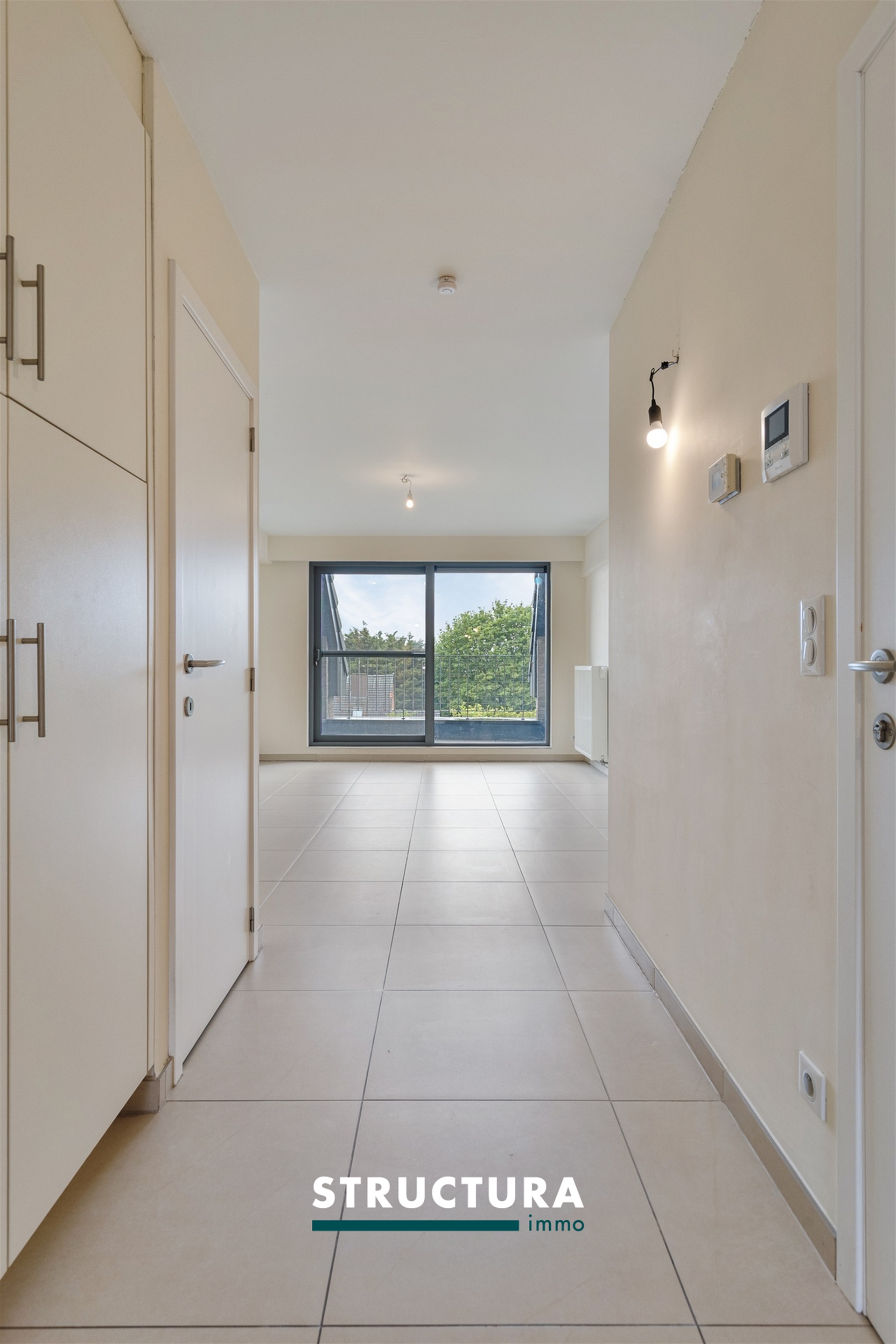 Lichtrijk duplexappartement met terras en 2 kamers - foto 3