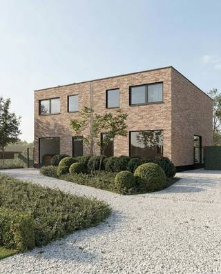 <p>Deze energiezuinige halfopen woningen in Kortenaken met 3 of 4 slaapkamers biedt een unieke combinatie van modern wooncomfort, hoogwaardige afwerking en duurzame technieken. Gelegen aan de Tiensesteenweg woon je hier in een rustige omgeving met een uitstekende bereikbaarheid.</p><p>Bij het betreden van de woningen kom je terecht in een open, lichtrijke leefruimte waar grote raampartijen zorgen voor een aangename lichtinval. De moderne keuken is volledig uitgerust met ingebouwde Miele-toestellen en sluit naadloos aan op de leefruimte, wat zorgt voor een harmonieus geheel waar koken en ontspannen samenkomen.</p><p>Op de bovenverdieping bevinden zich 3 of 4 ruime slaapkamers, elk voorzien van een eigen warmtepomp voor optimaal comfort. De badkamer is stijlvol ingericht met een dubbele wastafel, een inloopdouche en een bad, waardoor functionaliteit en luxe perfect samenkomen.</p><p>Buiten geniet je van de mogelijkheid tot een volledig aangelegde tuin, ideaal om tot rust te komen. Extra opties zoals schilderwerken en een laadpaal maken het mogelijk de woning volledig naar jouw wensen af te werken.</p><p>De woningen zijn  uitgerust met 18 zonnepanelen en een thuisbatterij, wat in combinatie met een regenwaterput van 7.500 liter zorgt voor een uiterst duurzame leefomgeving. Dankzij het uitzonderlijke E-peil van -18 profiteer je van een bijzonder laag energieverbruik.</p><p>De ligging in Kortenaken is bijzonder aantrekkelijk: je woont in een rustige straat met een vlotte verbinding naar omliggende steden zoals Tienen en Diest. Winkels, scholen en andere voorzieningen bevinden zich op korte afstand, net zoals groene zones en fiets- en wandelroutes.</p><p>Ben je op zoek naar een instapklare, energiezuinige woning met moderne afwerking in Kortenaken, dan is dit een uitstekende kans. Neem contact op voor meer informatie of een bezoek.</p>