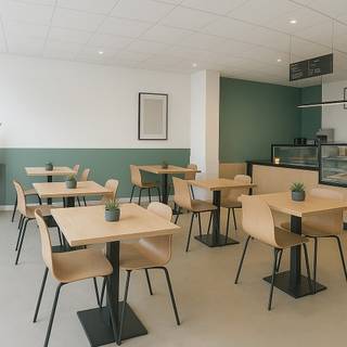 Achter de charmante gevel schuilt maar liefst 414 m² bewoonbare oppervlakte – ideaal voor wie ruimte zoekt voor een gezin, hobby’s, een handelszaak...