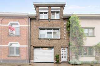[[ DIT PAND NEEMT DEEL AAN DE ERA OPEN HUIZEN DAG OP 13/6 VAN 9:30 TOT 10:30 ]]Te koop: gesloten bebouwing/bel etage in de Veldstraat, Dendermonde,...