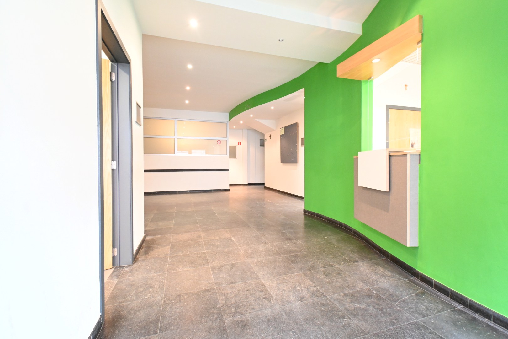 Commercial à louer à Bilzen - photo 3