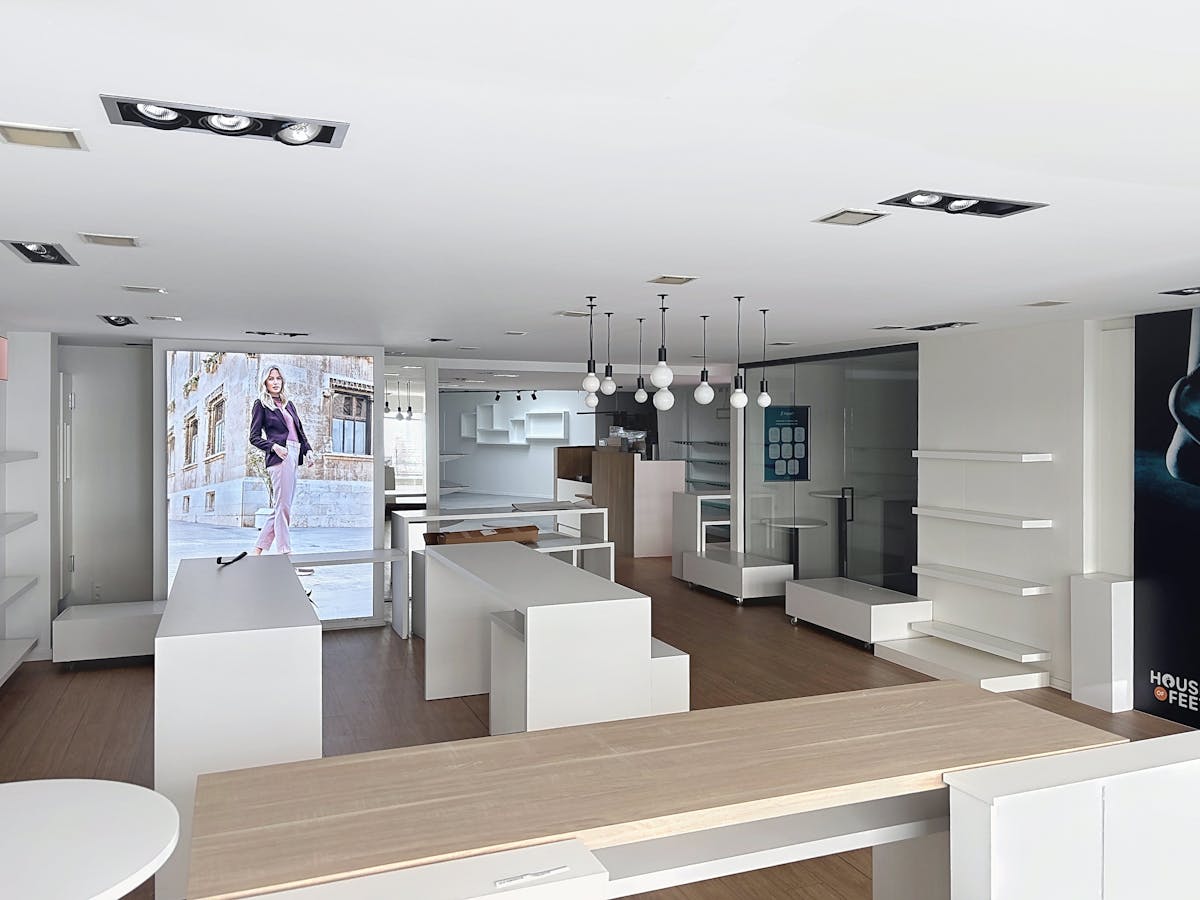 Commercial property with storage and office space in Deurne! - photo 2