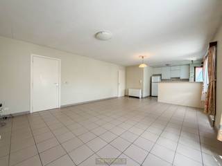 Te huur, goed onderhouden 2-slaapkamer appartement te OudenaardeMet zicht op Edelareberg en het glooiende landschap van de Vlaamse Ardennen vinden we...