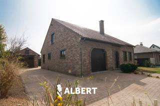 Op zoek naar een ruime instapklare ééngezinswoning met tuin op een rustige locatie? Deze woning met bewoonbare opp. van 266m² (bron EPC) is gelegen in Diepenbeek, op een mooi zuidgericht perceel van 788m² met grote tuin. Het bijgebouw biedt ook veel mogelijkheden voor hobbyisten, of als plaats voor een mobilhome.<br />De woning ligt vlakbij al de verbindingswegen naar Diepenbeek centrum, Genk of Hasselt. Met in de nabije omgeving sportmogelijkheden, openbaar vervoer en scholen.<br />Indeling:<br />* Kelder (41m²)<br /><br />* Gelijkvloers:<br />Inkomhal<br />Toilet<br />Bureau<br />Woonkamer (36m²)<br />Keuken <br />Wasplaats/Berging<br />Slaapkamer 1 (14m²)<br />Badkamer<br />Inpandige garage <br /><br />Bijgebouw (38m²) met veel mogelijkheden (incl. werkput) en hoge deuren (2.80m)!<br /><br />* Eerste verdieping:<br />Nachthal<br />4 Ruime slaapkamers (18m², 18m², 14m², 14m²)<br />Hobbykamer/Bureau (17m²) met toegang tot zolderberging<br /><br />* Bijzonderheden:<br />Ruime woning met enorm veel potentieel<br />Omheinde zuidgerichte tuin<br /><br />*EPC-C : Energiezuinige woning zonder renovatieplicht!<br /><br />Wens je meer informatie over dit unieke pand of graag een bezoek inplannen? Contacteer Nathalie 0477 493871 of nathalie.poelmans@albert.immo of bezoek onze website albert.immo.<br />Bij Albert kom je thuis!