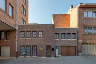 Ontdek deze unieke eigendom gelegen in het hart van Mechelen, met een oppervlakte van 76m². Hoewel er formeel geen slaapkamers of badkamers zijn,...