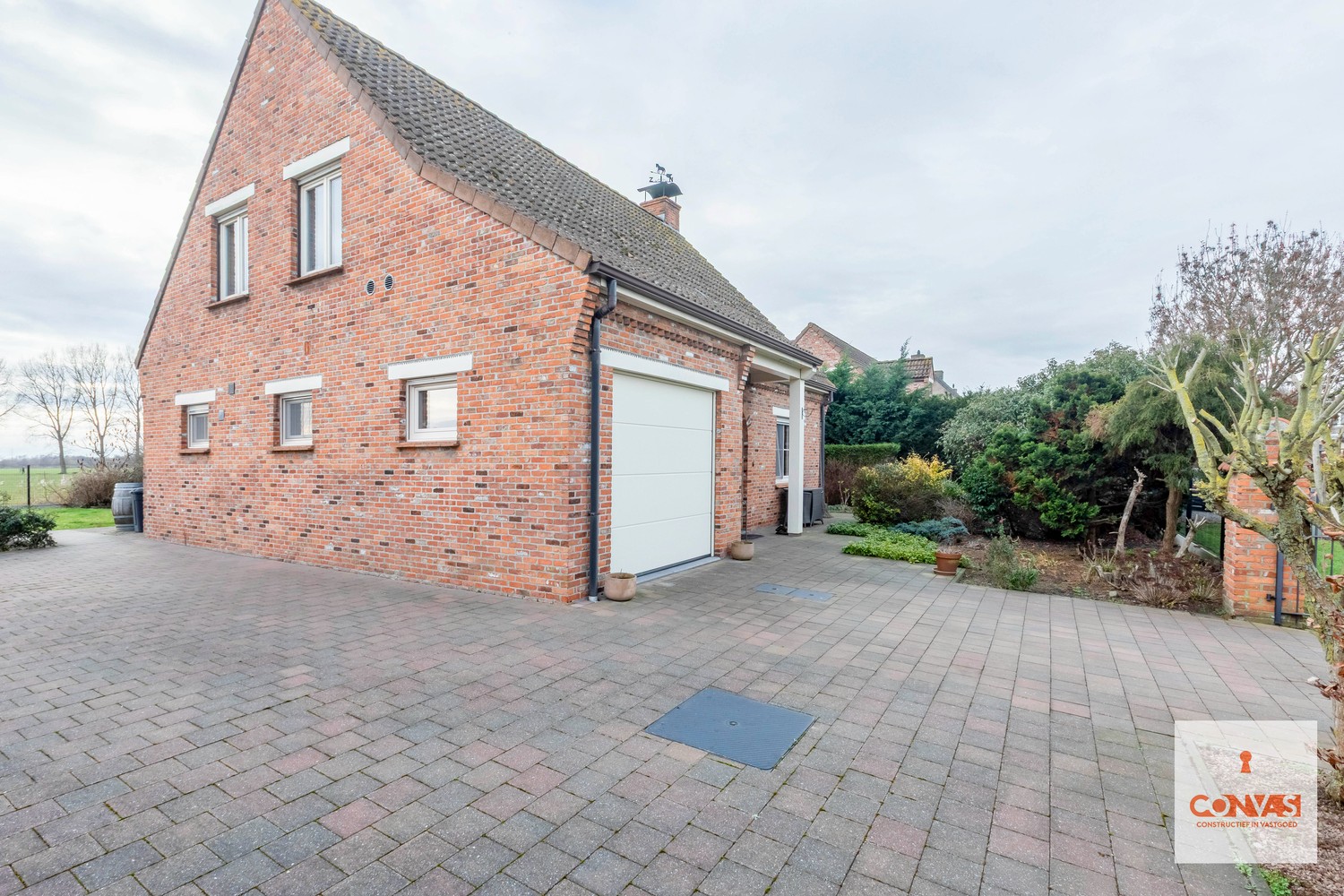 Ruime villa met vijf slaapkamers en zonnige tuin - foto 5