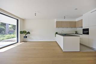 In the Green Gardensresidence , we present a stylish and completely ready-to-use apartment. This bright apartment was finished with an eye for...