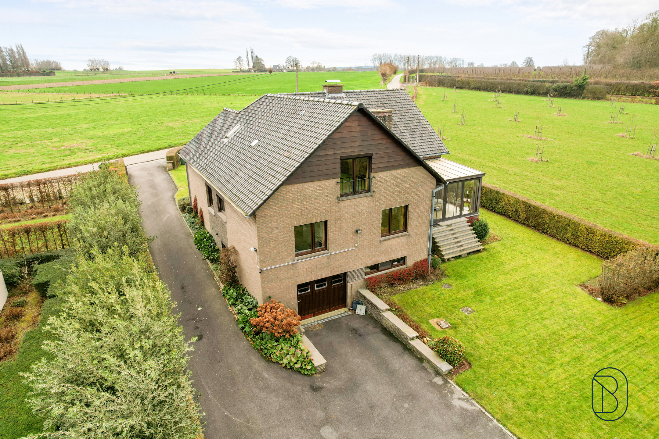 Degelijke villa met prachtig open zicht.  - foto 4