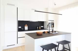 In de recente en stijlvolle Residentie Aralia bevindt zich dit volledig afgewerkte nieuwbouwappartement op de eerste verdieping. Het appartement...